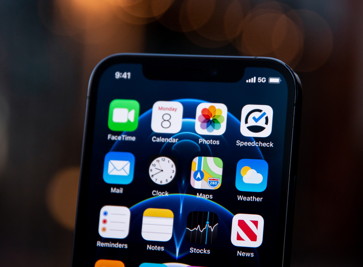 松柏镇苹果手机维修分享为什么 iPhone 12 在冬季会自动关机 
