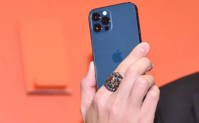 松柏镇苹果手机维修分享iPhone12系列重启方法教程 